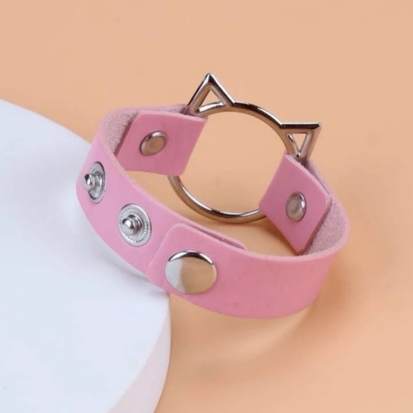 Pink Leather Kitty Bracelet! - Picture 3 of 4